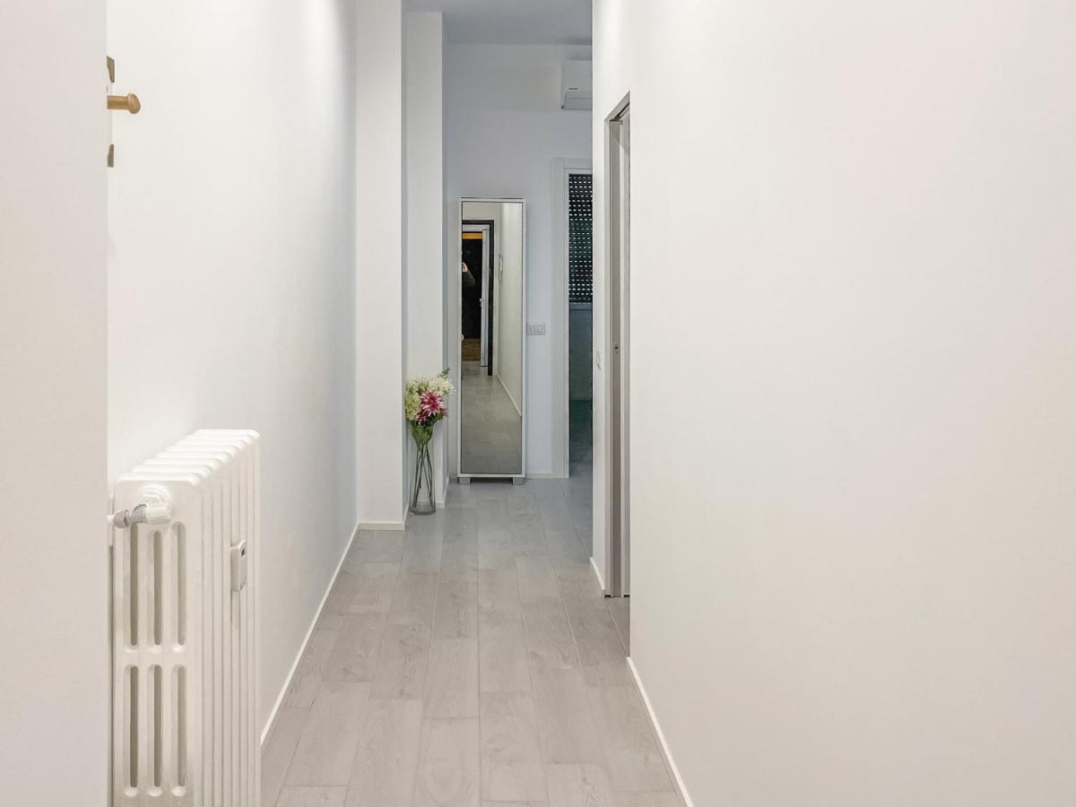 Bnb Capital Milano Moscova - White Exterior photo
